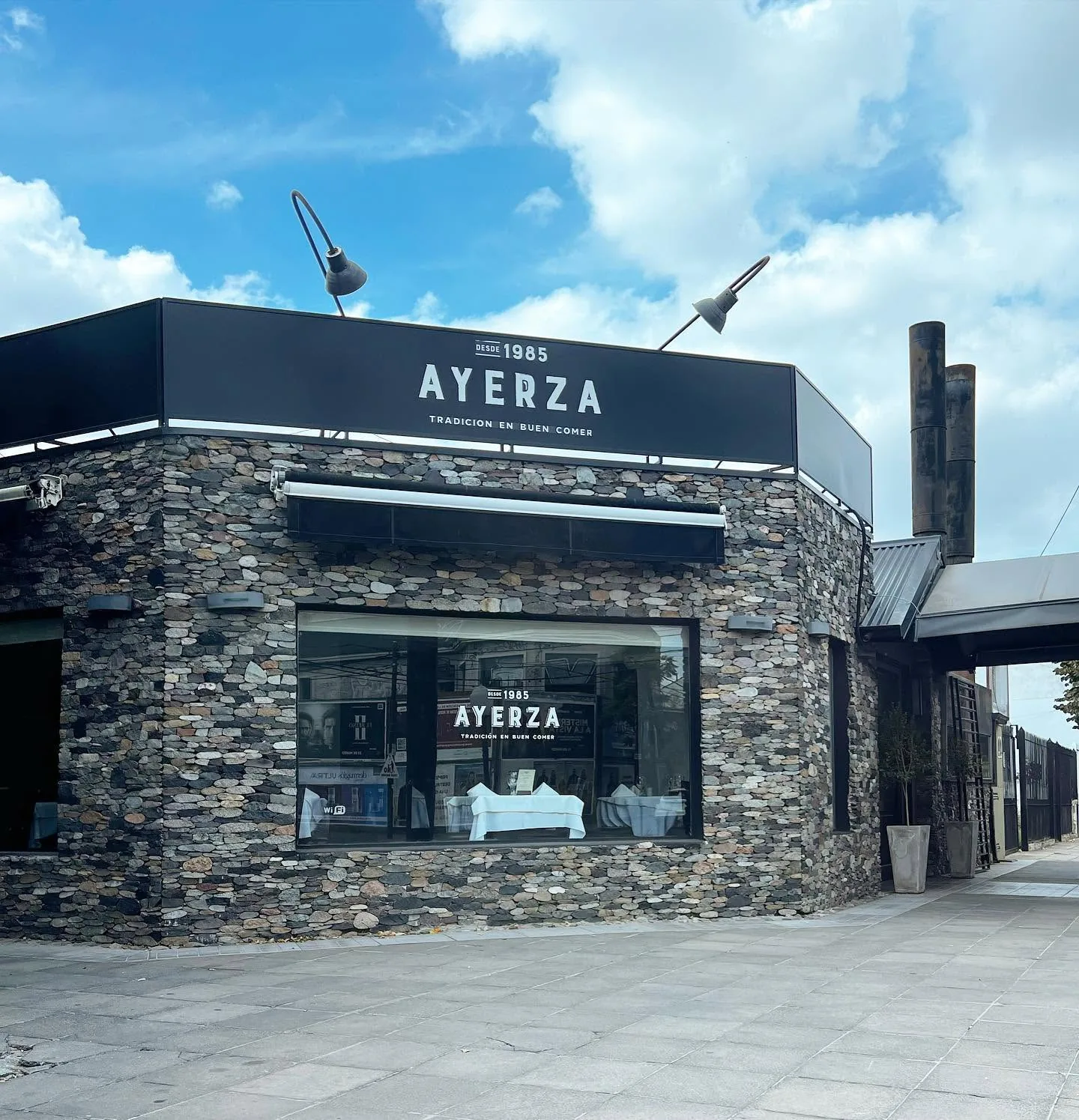 Salón de Ayerza Castelar